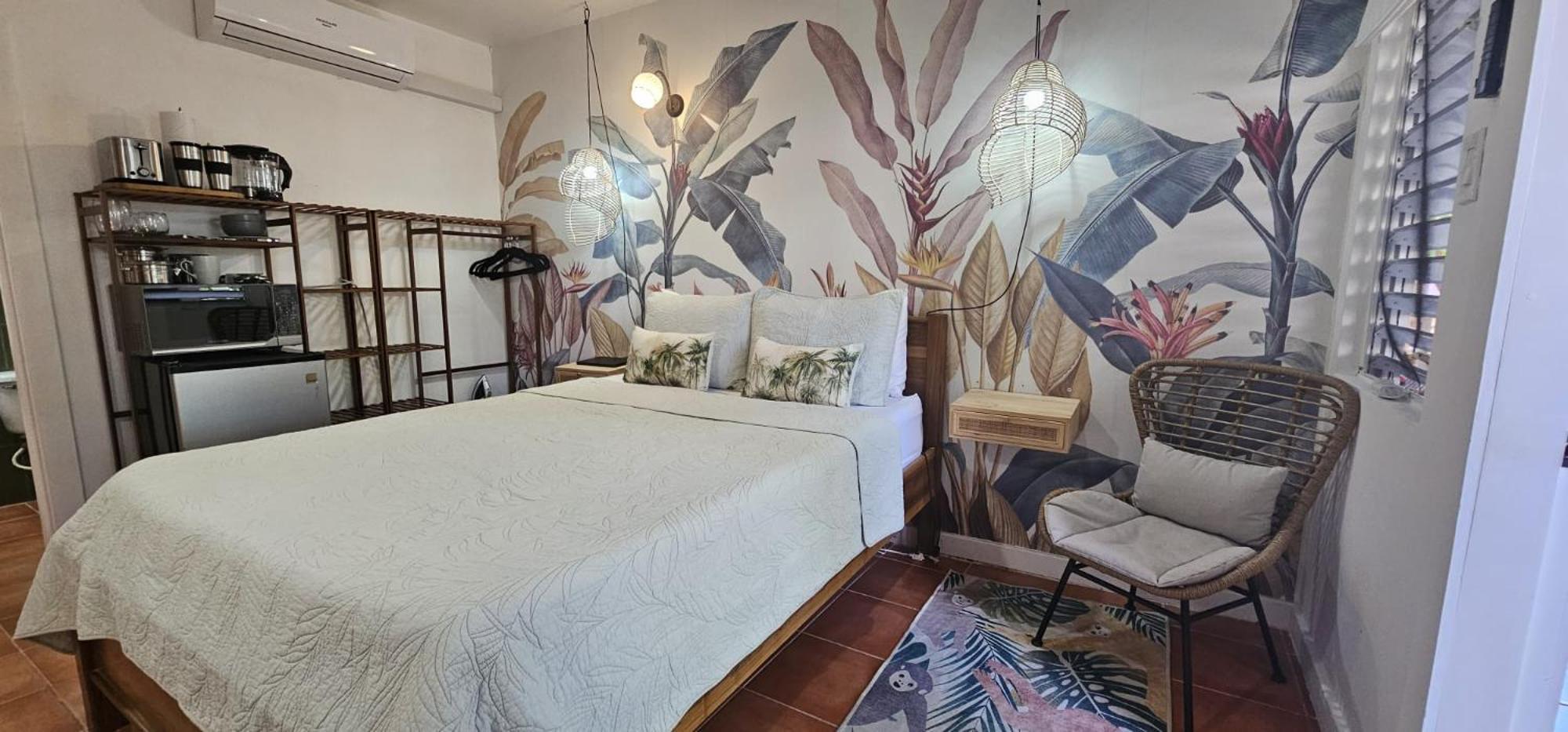 Alux House Hotel Placencia Bagian luar foto